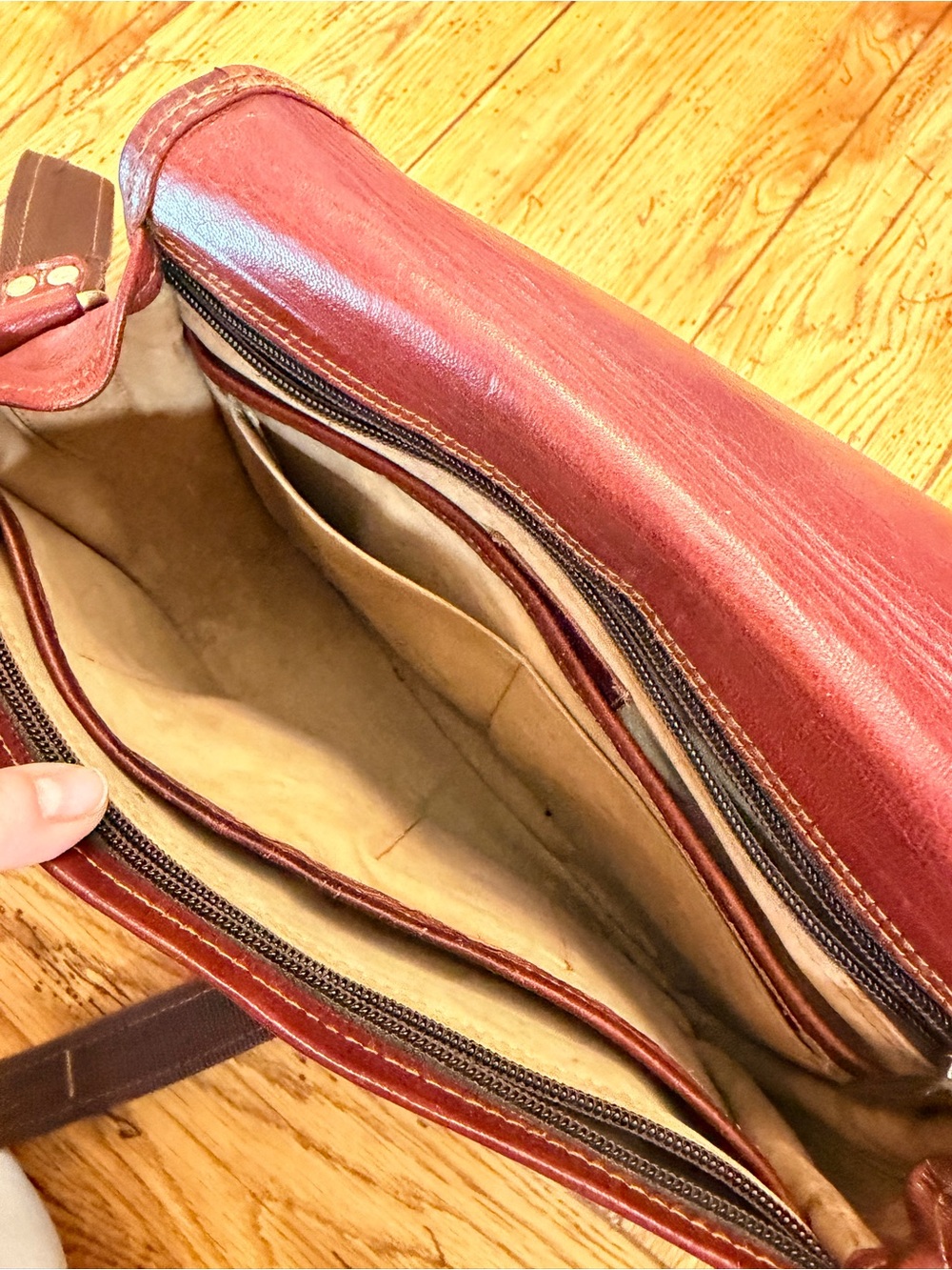 Leather Crossbody Saddle Bag in Burgundy Red - Picture 4 of 8